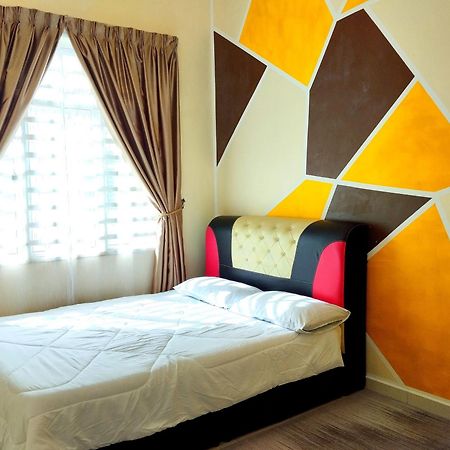 Cosy Casa Hana 4Br 3B Куантан Экстерьер фото